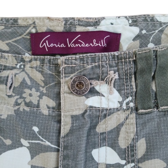 Gloria Vanderbilt Gray Floral Skimmer Capri Pants Size:‎ 8 - Picture 3 of 10